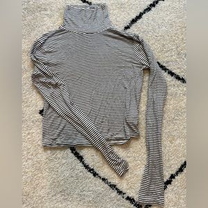 Forever 21 Cropped Long Sleeve Turtleneck